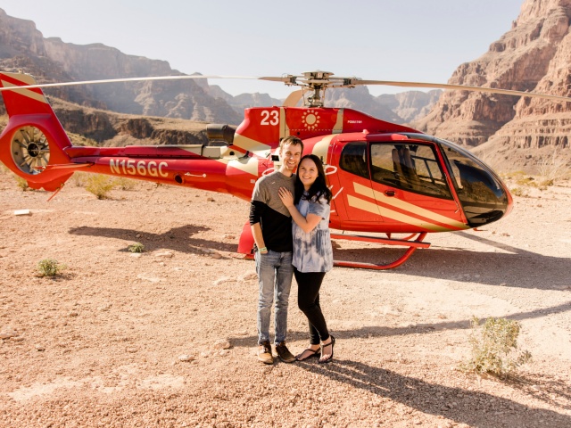 King Of Canyon Helikopterlandung mit Champagner und Strip-Überflug für West-Rim-Touren ab Las Vegas