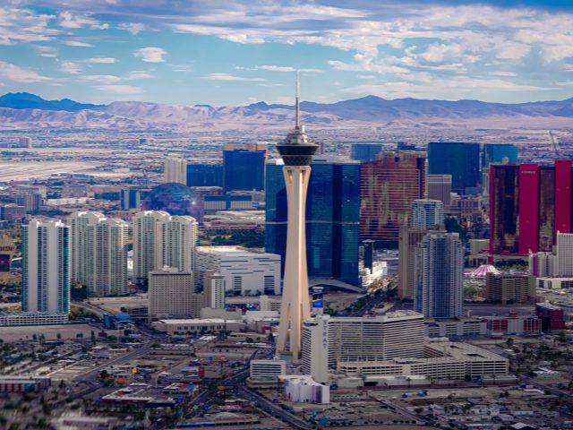 Hoover-Dam- und Las-Vegas-Strip-Flug (ohne Abholung) in Grand-Canyon-Flugtouren