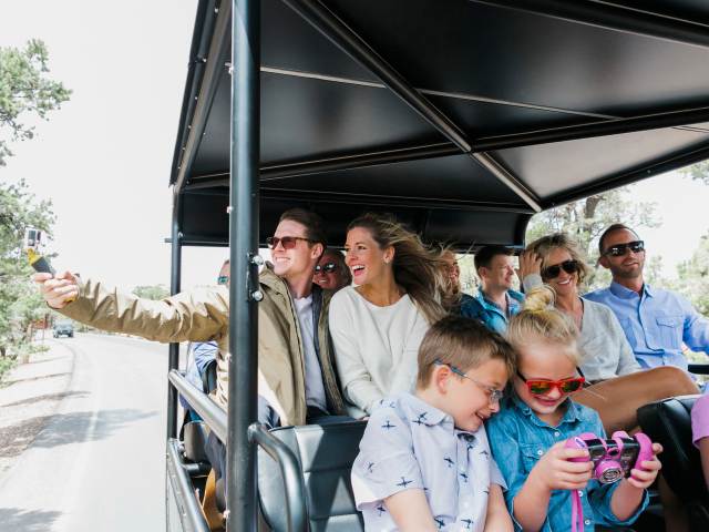 Grand Canyon Signature Hummer Tour con piu belvedere di South Rim nei tour del Grand Canyon